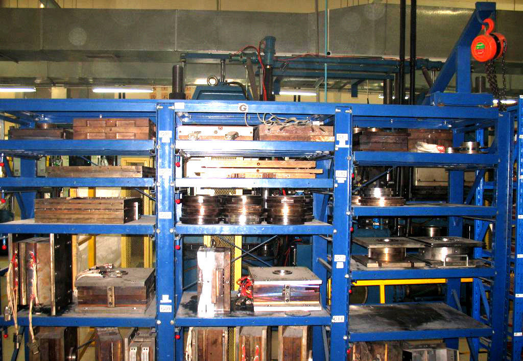 ระบบ Racks การจัดเก็บ Mold ปรับปรุงสามารถลากสําหรับอุตสาหกรรมพลาสติก Mold 2T น้ําหนักภาระ