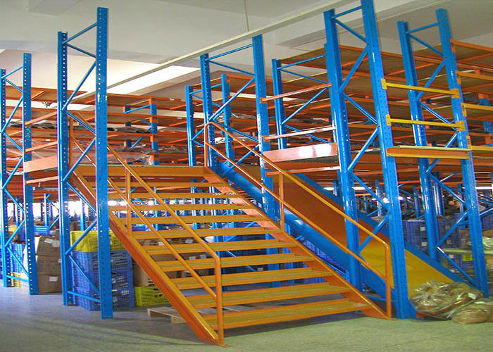 โรงเก็บสินค้าอุตสาหกรรมหลายระดับ Mezzanine Racking Floor สําหรับโกดังพื้นที่ใหญ่