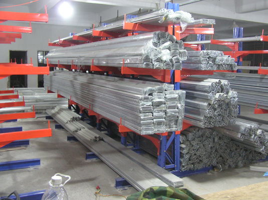 ระบบ Rack เสาเหล็ก Cantilever ระบบ Rack โลหะ Cantilever อุตสาหกรรม