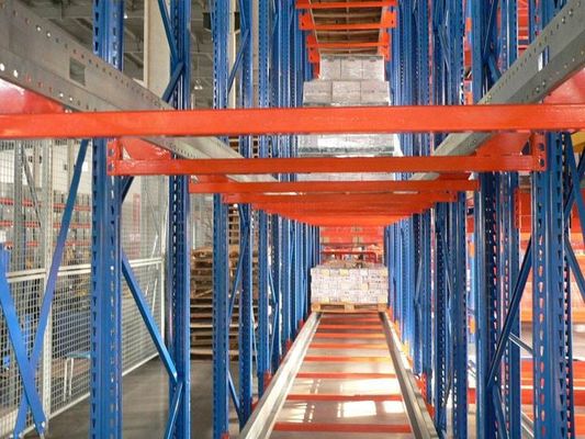 สีส้ม / สีน้ําเงิน Shuttle Pallet Racking Storage System ระบบเก็บพอลเล็ตที่เลือก