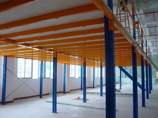 โครงสร้างเหล็กภารกิจหนัก พื้น Mezzanine สําหรับ Rack การจัดเก็บโกดังสนับสนุน