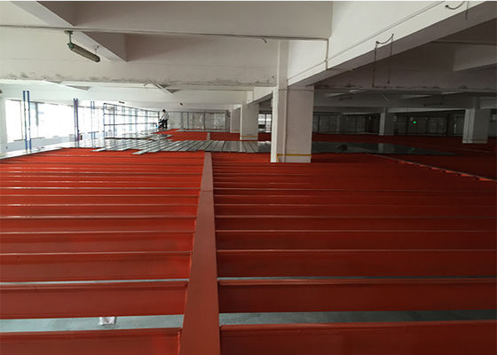 ระยะยาว Mezzanine อุตสาหกรรมพื้น โครงสร้างเหล็กสําหรับโกดัง