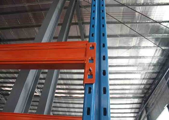 Customzied Strong Warehouse Pallet Racking With Welded Galvanized Wire Mesh Decking ข้างหลังของกระเบื้อง