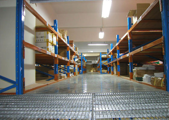 โรงเก็บสินค้าอุตสาหกรรมหลายระดับ Mezzanine Racking Floor สําหรับโกดังพื้นที่ใหญ่