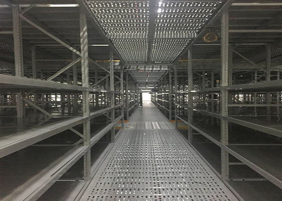 ระบบชั้นวางของเหล็ก Mezzanine ที่รองรับ Rack สีเทาสําหรับโกดังขนาดใหญ่