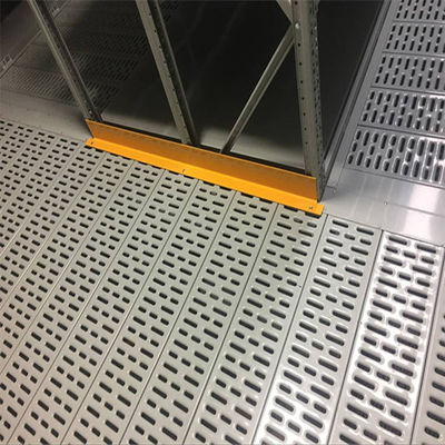 โลหะอุตสาหกรรม Mezzanine Flooring หนักพื้น 300-1000 กิโลกรัมต่อตารางเมตรสําหรับตัวเลือกการเก็บของที่หลากหลาย