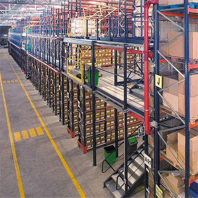 โลหะอุตสาหกรรม Mezzanine Flooring หนักพื้น 300-1000 กิโลกรัมต่อตารางเมตรสําหรับตัวเลือกการเก็บของที่หลากหลาย